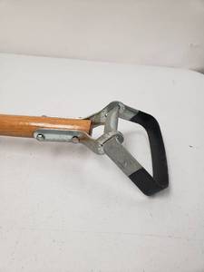 lot 967134 image: Husky 54 Inch Wood Handle Action Hoe with Grip
