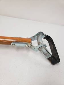 lot 967136 image: Husky 54 Inch Wood Handle Action Hoe with Grip