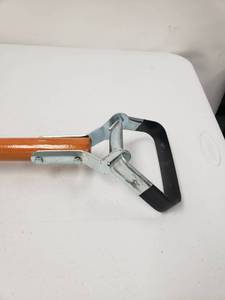 lot 967148 image: Husky 54 Inch Wood Handle Action Hoe with Grip
