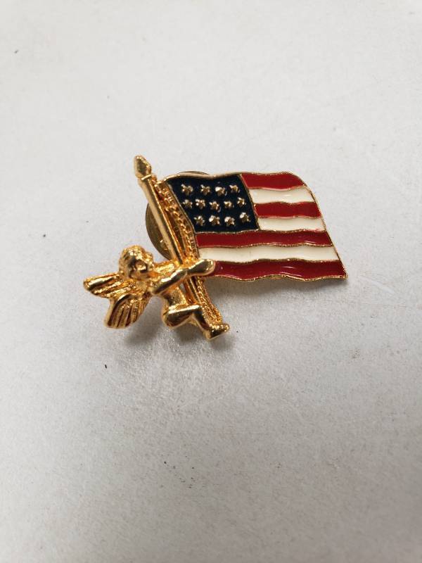 lot 96783 image: 1.25 Inch Gold Angel and American Flag Pin