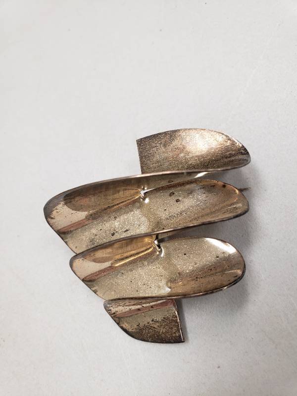 lot 967118 image: 2 Inch Silver Metal Decorative Fashion PinBrooch
