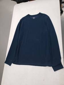 lot 6810 image: Peloton Long Sleeve Thermal Shirt - 65% Rayon 30% Polyester 5% Spandex - Size Medium - Navy Blue