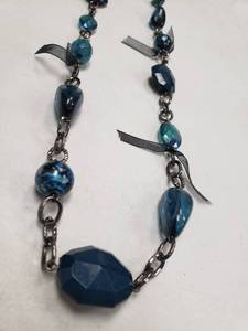 lot 6814 image: 16 Inch Silver Metal Chain and Blue Beaded Necklace