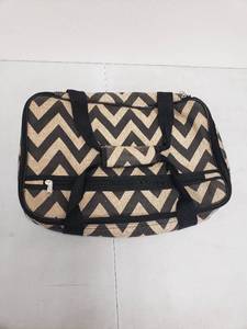 lot 6824 image: Black and Brown Zig Zag Patterned Casserole Carrying Insulated Travel Bag