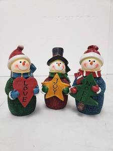 lot 6847 image: 3 Piece Holiday Snowman Figurines