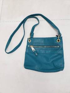 lot 6872 image: Teal Faux Leather Crossbody Bag
