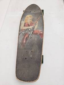 lot 6898 image: Skateboard Previously Owned