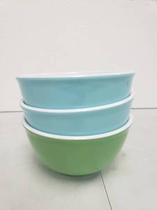 lot 68115 image: Cereal Bowls - Set of 3 - Green and Blue