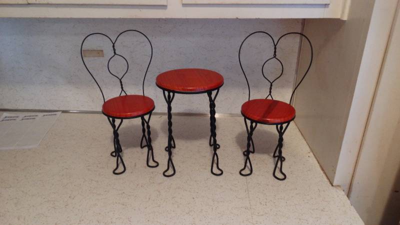 lot 240 image: Miniature Ice Cream Bistro Table and 2- Chairs.
