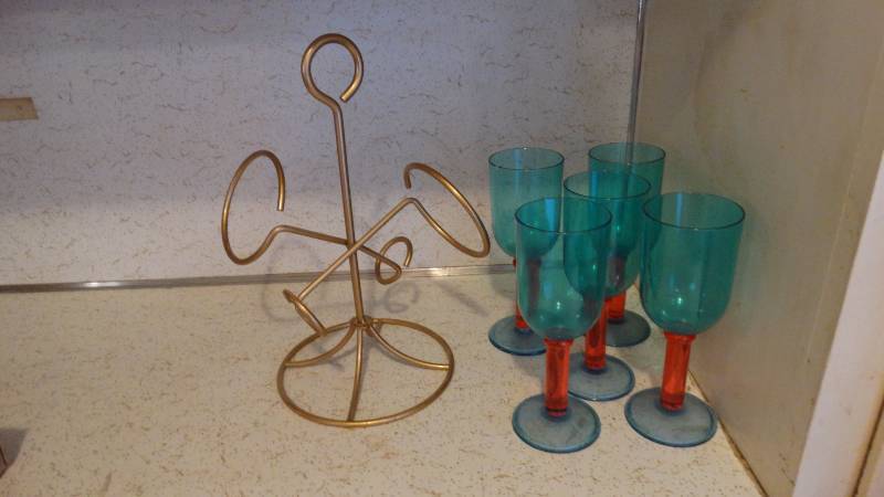lot 265 image: wine holder - wine glasses