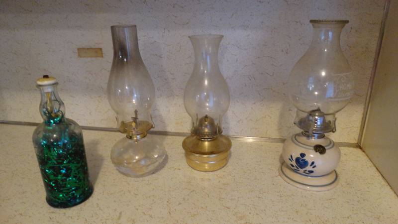 lot 269 image: 3 oil lamps and collector bottle