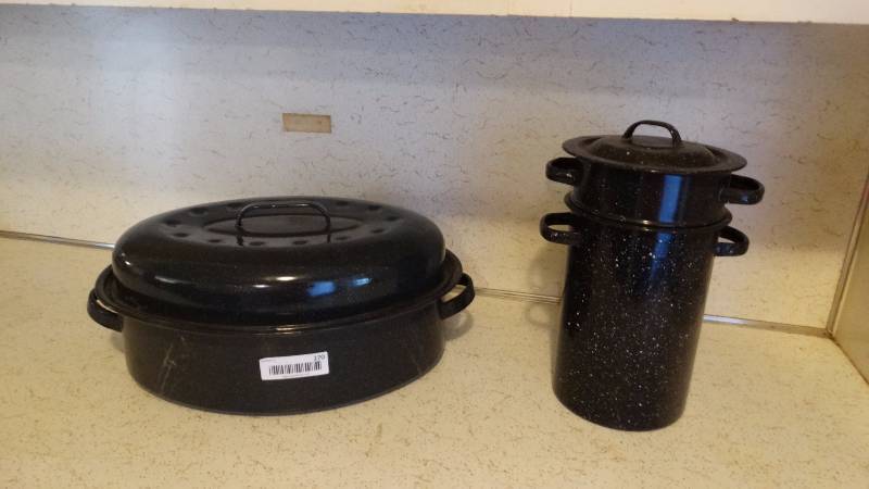 lot 270 image: Roasting pan - pasta cooker