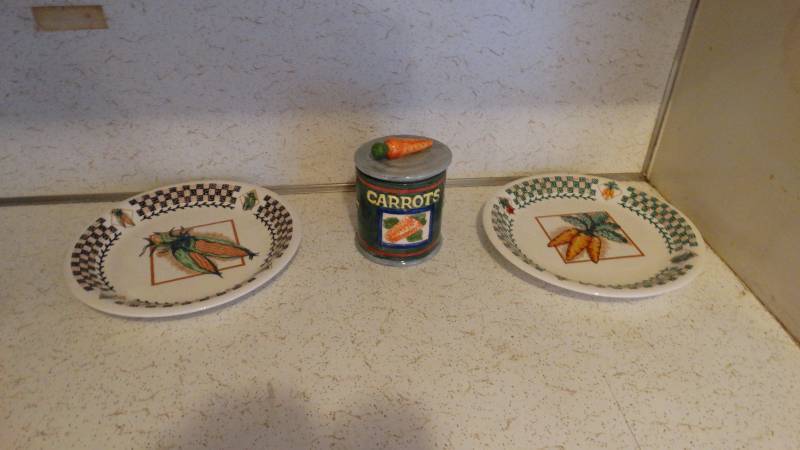 lot 283 image: carrot plates and decanter