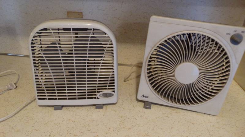 lot 285 image: 2 electric fans