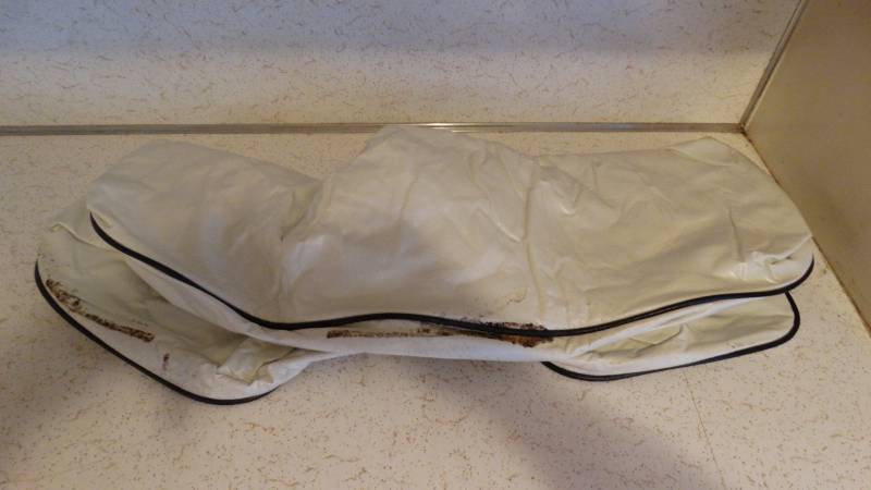 lot 286 image: RV Roof AC Cover.