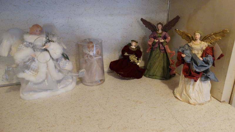 lot 308 image: Holiday angels lot