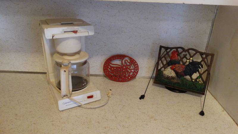 lot 321 image: coffee pot - napkin holder
