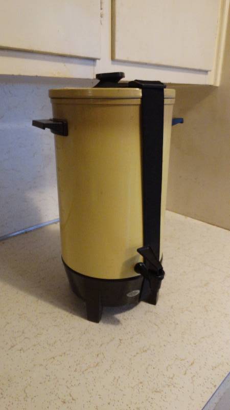 lot 330 image: percolator coffee pot yellow