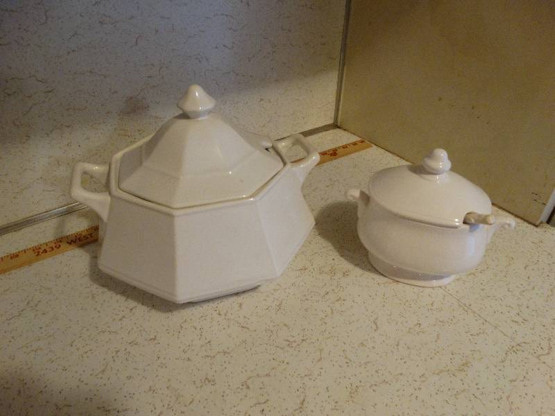 lot 362 image: 2 Soup tureens.