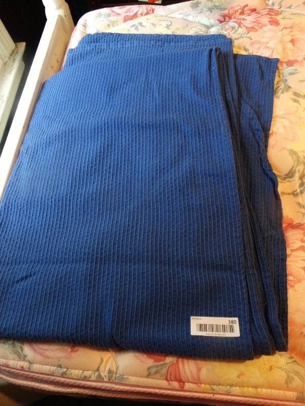 lot 380 image: Twin Bed spread.