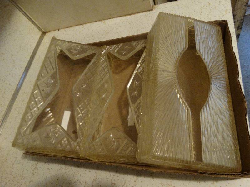 lot 418 image: Tissue holders.