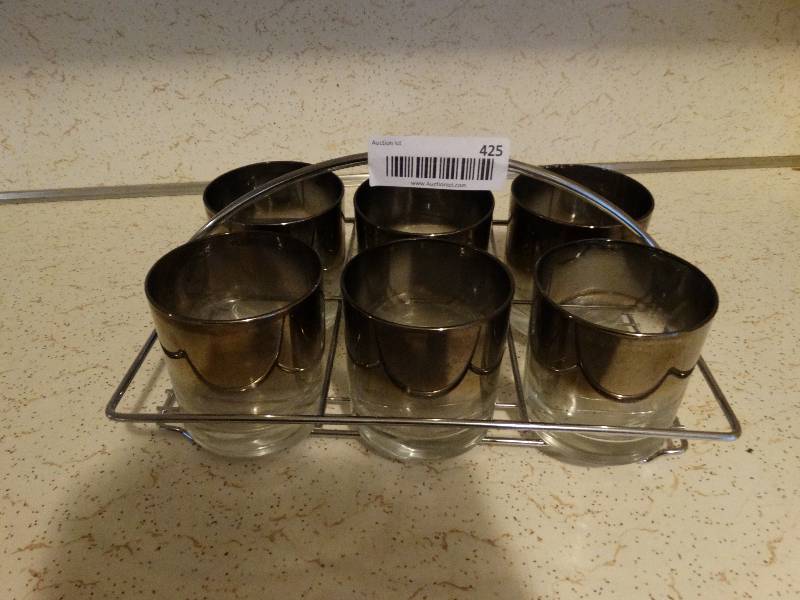 lot 425 image: Vintage 60s rocks glass & holder.