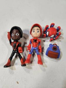 lot 67908 image: Spidey and His Amazing Friends Hero Reveal 2-Pack Marvel Action Figures, Miles Morales and Hulk, Mask Flip Feature, Easter Basket Fillers or Gifts for Kids