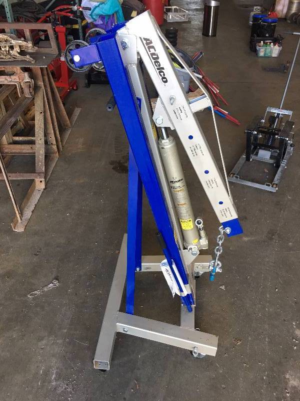 lot 44 image: AC DELCO FOLD UP ENGINE HOIST