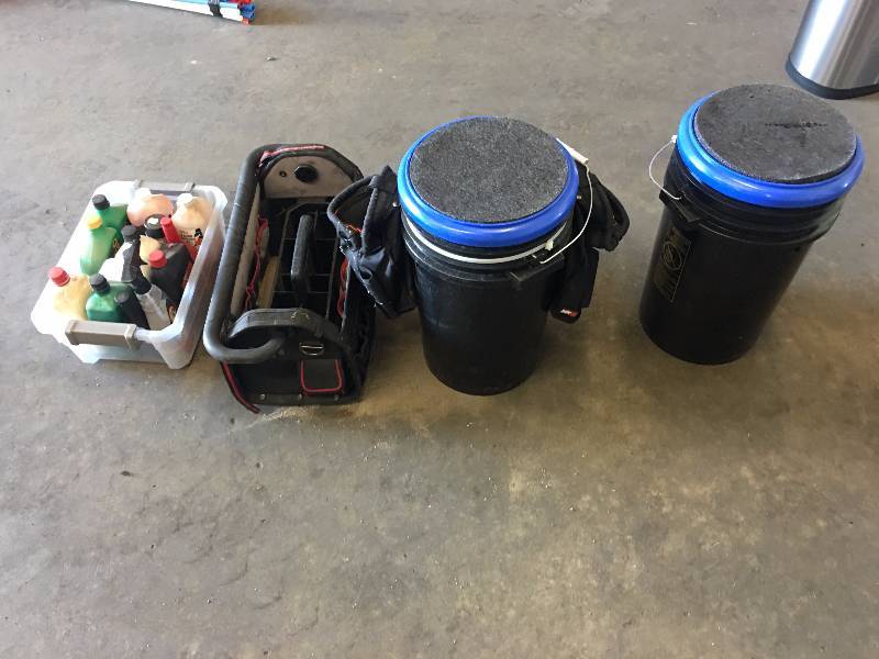 lot 49 image: TOOL BAG, BUCKET CADDIES AND AUTOMOTIVE FLUIDS