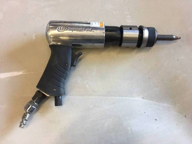 lot 83 image: INGERSOLL RAND 114GQC PNEUMATIC RECIPROCATING CHISEL