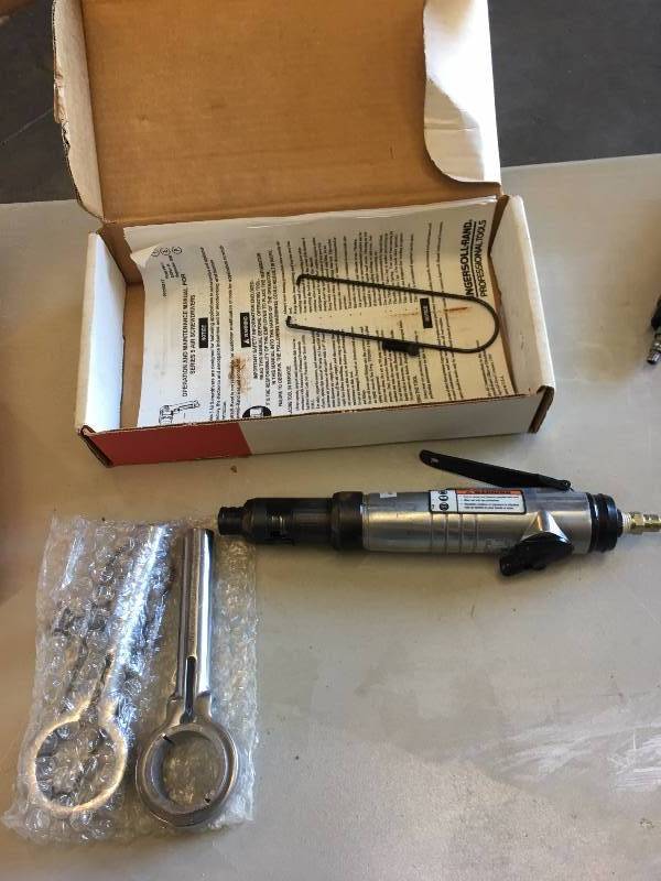 lot 79 image: INGERSOLL RAND 5RLNC1 PNEUMATIC  SCREWDRIVER