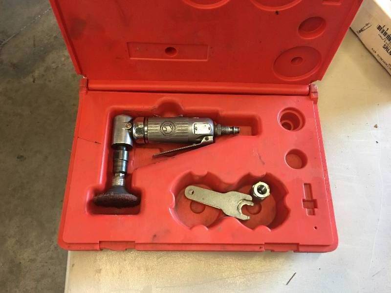 lot 78 image: MATCO PNEUMATIC RIGHT ANGLE GRINDER