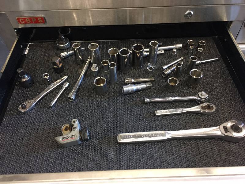 lot 76 image: LOT OF SOCKETS, SOCKET WRENCHES AND ADAPTERS