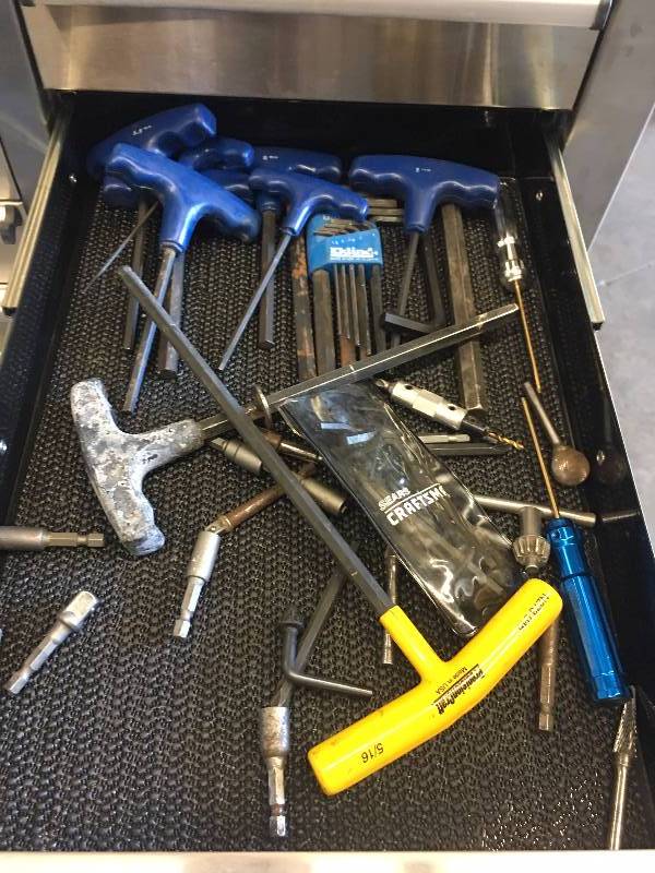 lot 72 image: LOT OF ALLEN WRENCHES