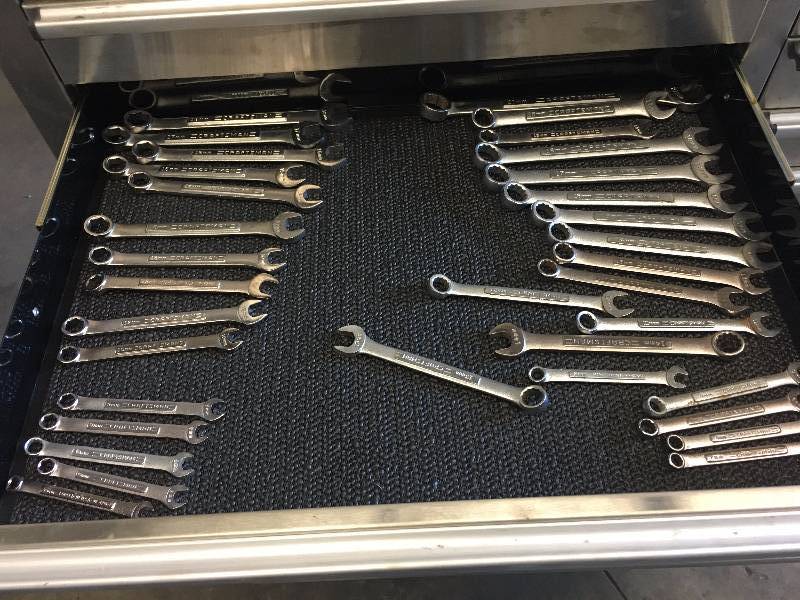 lot 69 image: LOT OF CRAFTSMAN WRENCHES