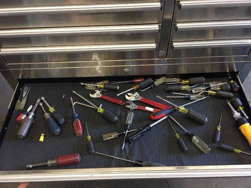 lot 66 image: LOT OF SCREWDRIVERS AND MISC. TOOLS