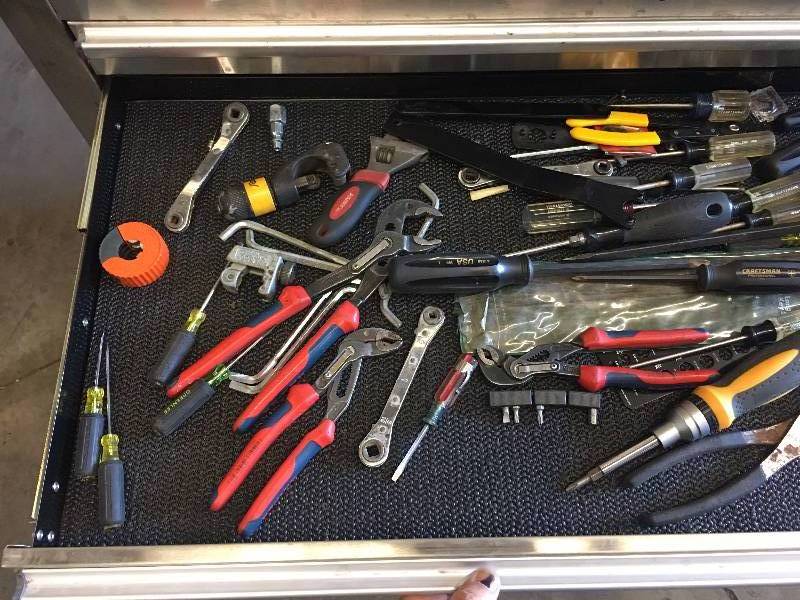 lot 65 image: LOT OF SCREWDRIVERS, PLIERS AND MISC. TOOLS