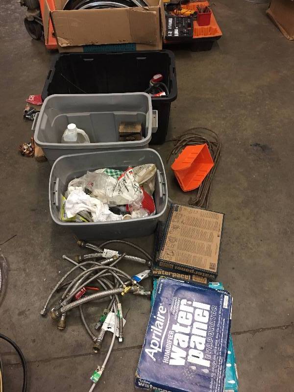 lot 90 image: LOT OF PLUMBING, ELECTRICAL AND HVAC COMPONETS