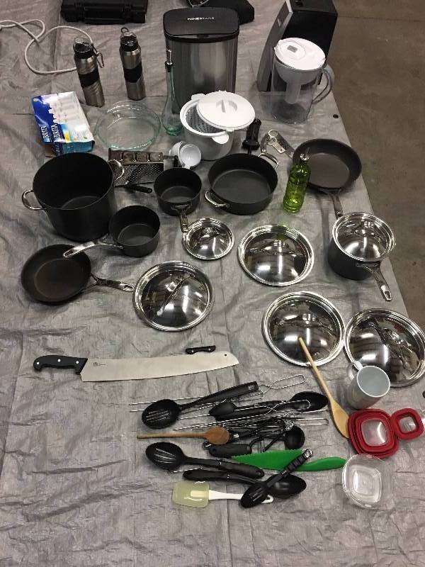 lot 109 image: KITCHEN WARES LOT