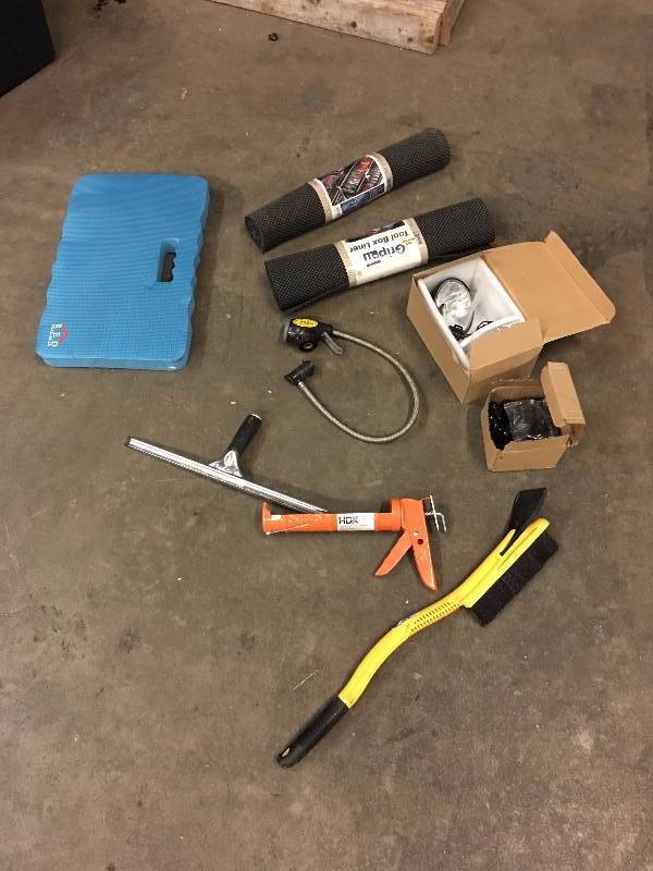 lot 113 image: TOOLS HARLEY LIGHT KIT AND MORE