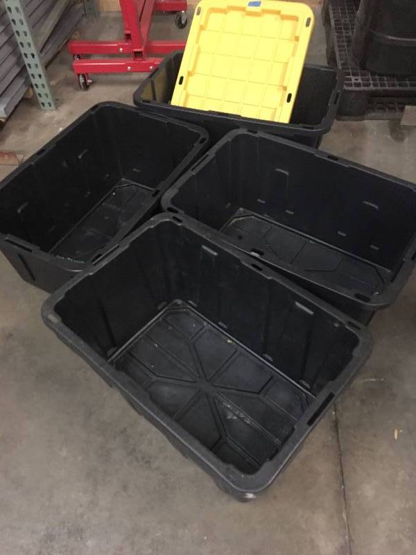 lot 114 image: LOT OF HEAVY DUTY TOTES