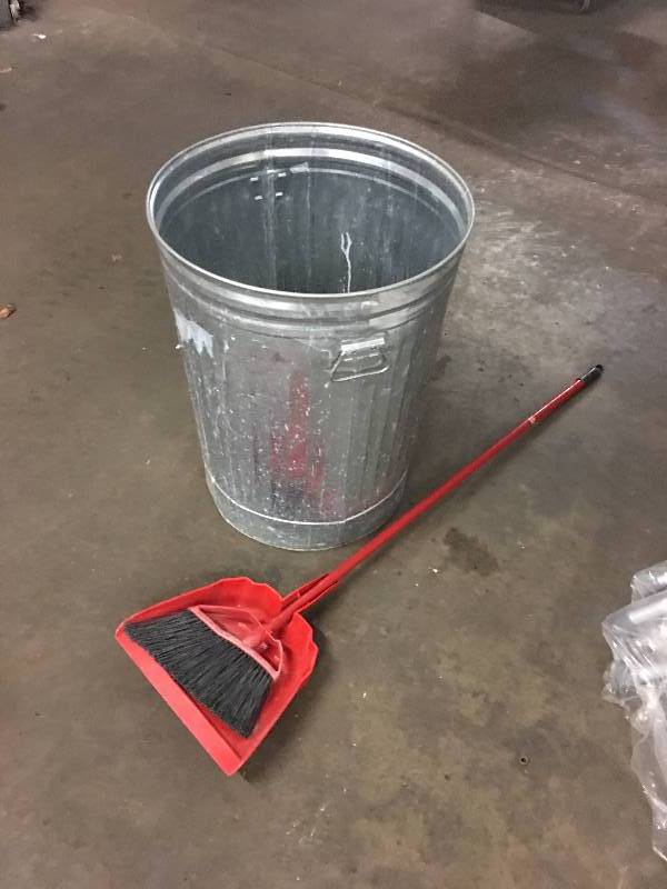 lot 115 image: TRASH CAN BROOM DUST PAN