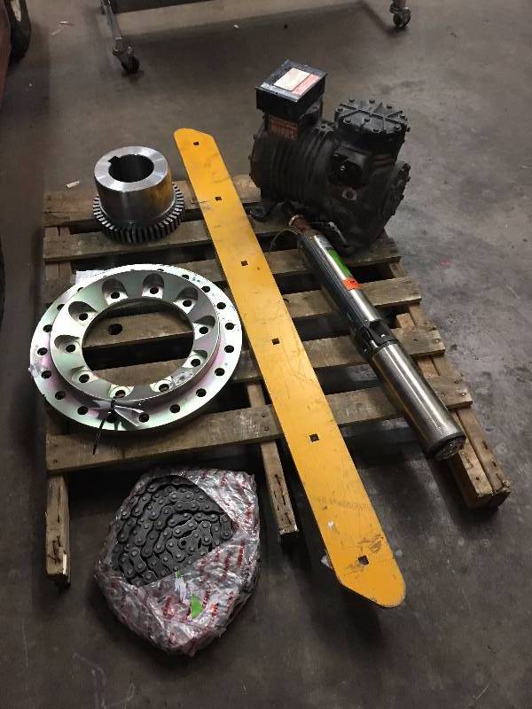 lot 116 image: PALLET OF INDUSTRIAL COMPONENTS