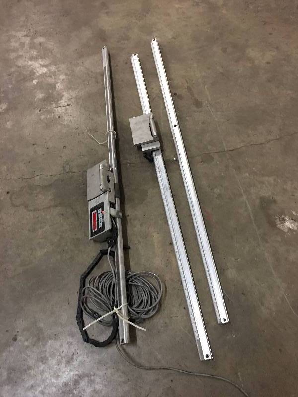 lot 119 image: HOLZHER DIGITAL READOUT DRO   USED ON A PANEL SAW  TESTED WORKING