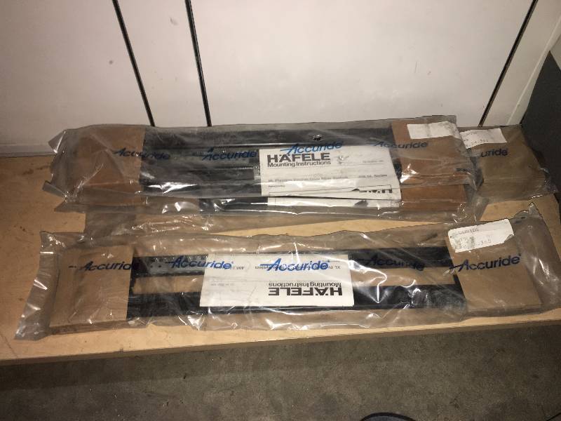 lot 133 image: HUGE LOT OF HEAVY DUTY DRAWER SLIDES