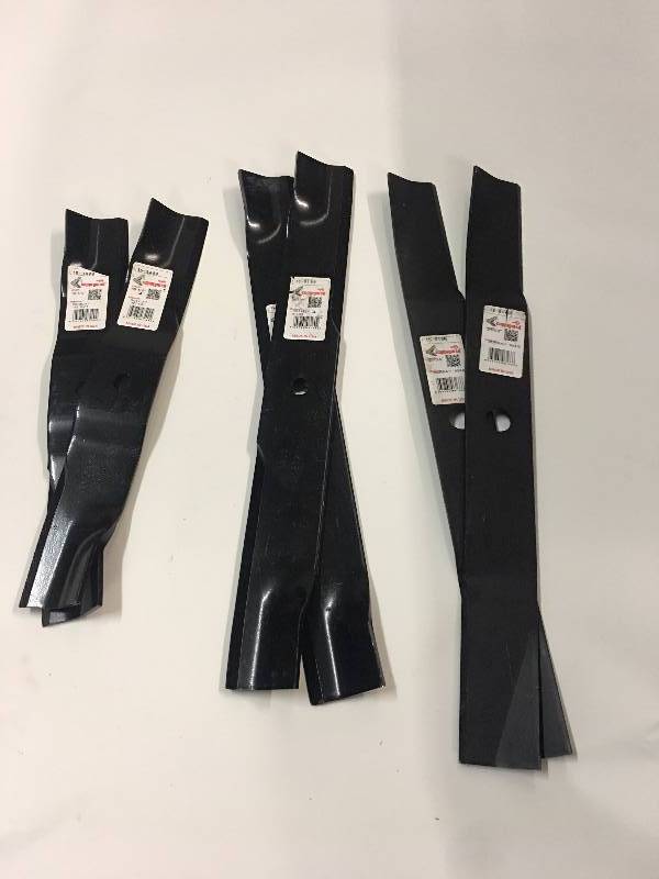 lot 183 image: lot of lawn mower blades