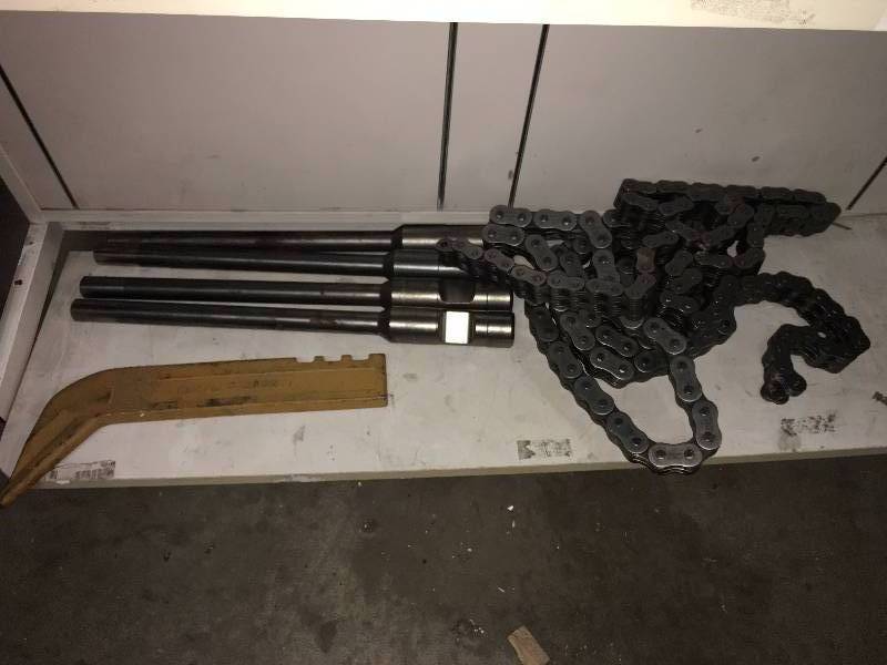 lot 239 image: ROLLER CHAIN, HAMMER BITS AND RIPPER SHANK