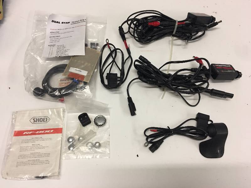 lot 149 image: 2 qty SINGLE PORTABLE HEAT-TROLLER Variably controls heat output of 1 or multiple connected garments on 1 person-such as a jacket and pants liner