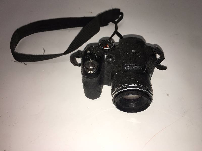 lot 152 image: FUJI FINEPIX DIGITAL CAMERA OPERATIONAL