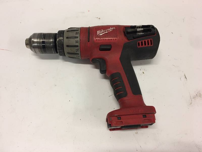 lot 173 image: MILWAUKEE V28M28  28V INDUSTRIAL HAMMER DRILL MODEL 0724-20 UNTESTED